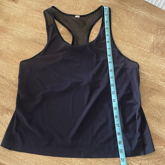 Lululemon Mesh Back Cropped Train Tank Top - Picture 3 of 6